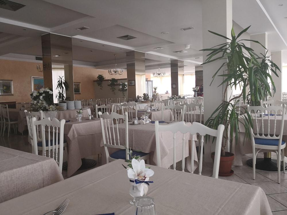 Hotel De Amicis 리치오네 외부 사진