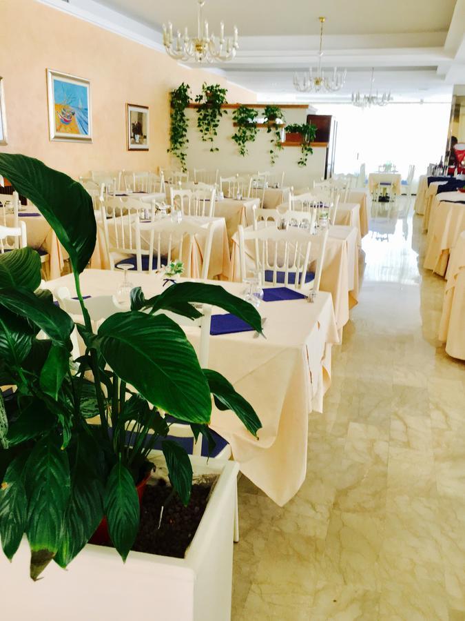 Hotel De Amicis 리치오네 외부 사진